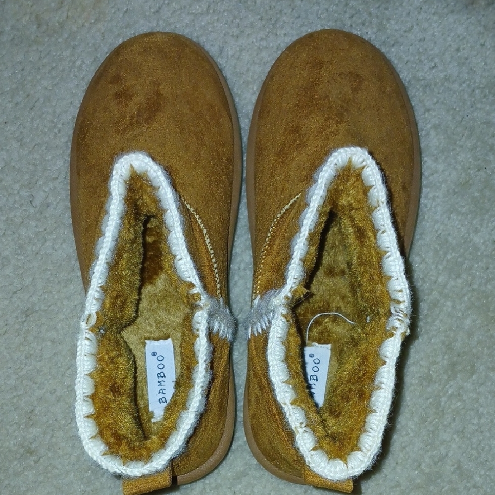 Never Worn BAMBOO Platform Booties With Cream Stitching Design - Suede Like - Picture 8 of 8